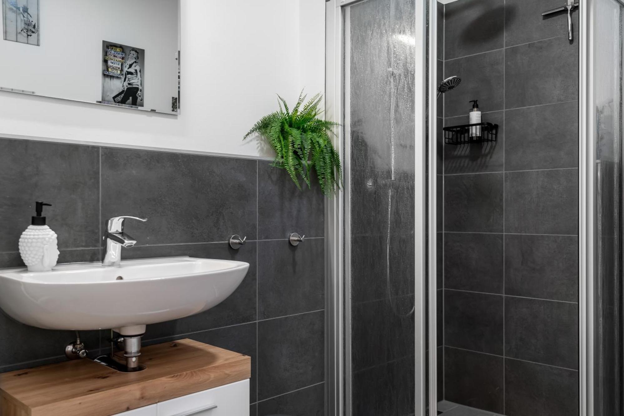 Design Luxus, Vollausstattung, Neubau, 30Min Hbf Leipzig 8, Naehe Flughfaen, Bmw, Dhl, Amazon Lägenhet Schkeuditz Exteriör bild